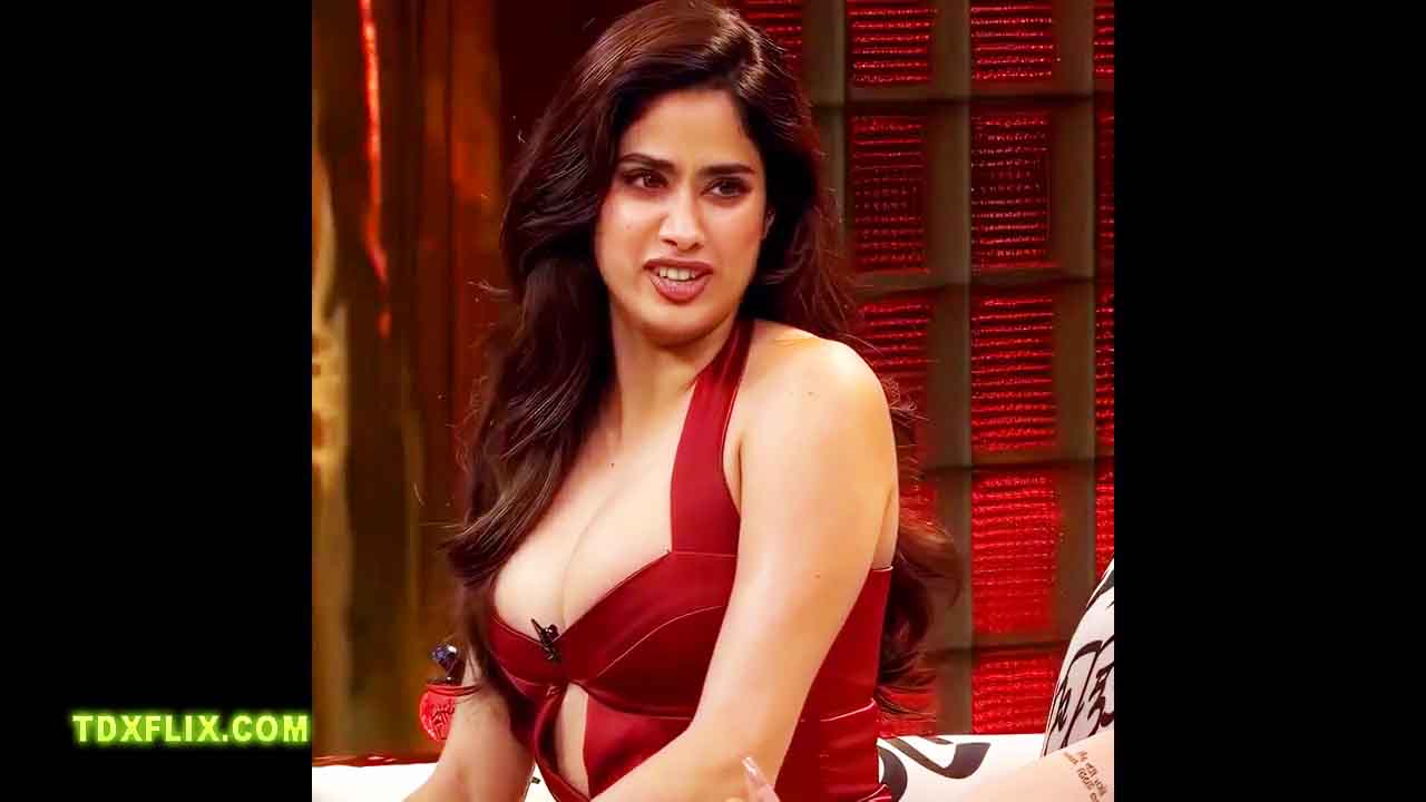 Jhanvi Kapoor Hot Big Boobs Expose Video